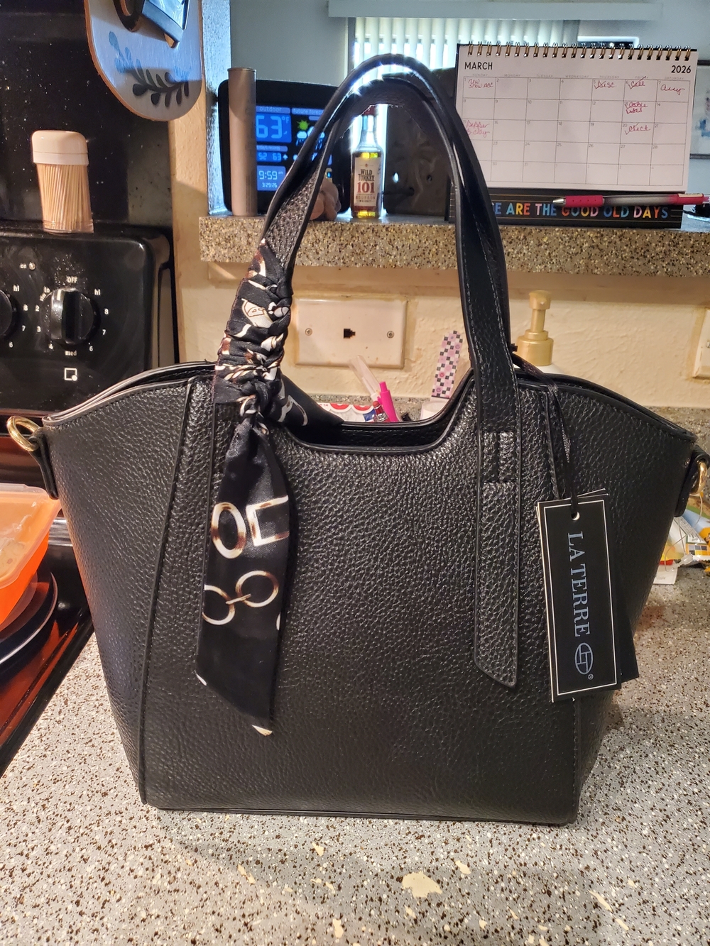 La Terre Black Pebbled Tote with Accent Scarf